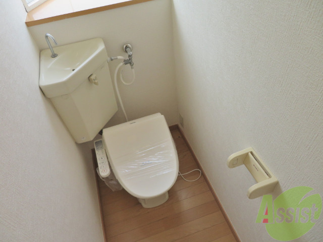 トイレ　こちらはトイレです。清潔感があり、安心して使用できます。