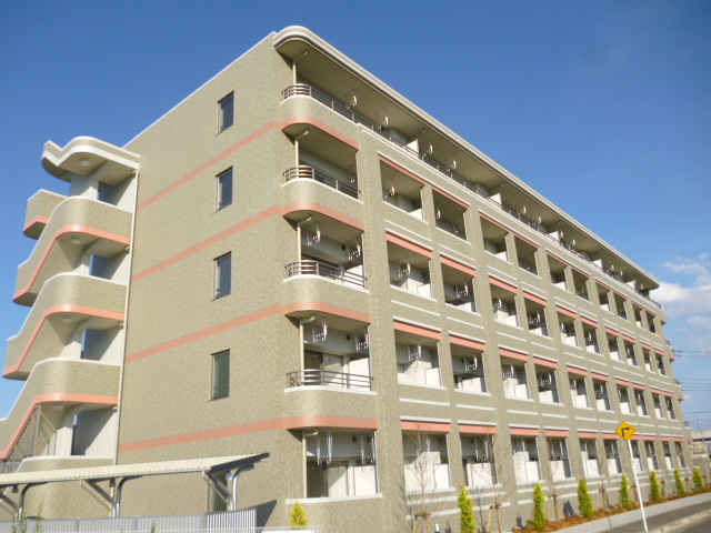 建物外観　RC造マンション　外観タイル張り　”築浅”