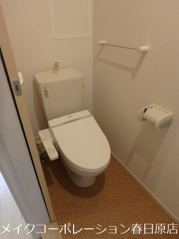 トイレ　写真は同型タイプ