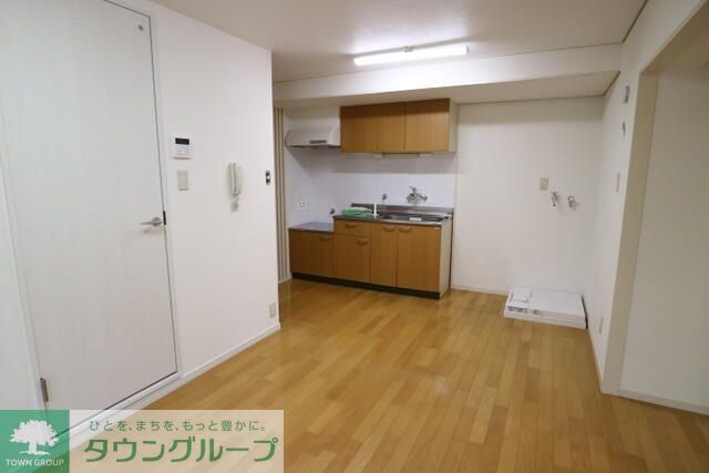 ＪＲ山手線 目黒駅 徒歩10分 3階建 築49年の居間写真