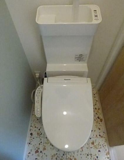 ＪＲ常磐線 新松戸駅 徒歩13分 3階建 築8年のトイレ写真