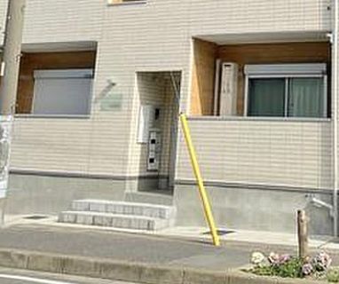 ＪＲ常磐線 新松戸駅 徒歩13分 3階建 築8年の外観写真