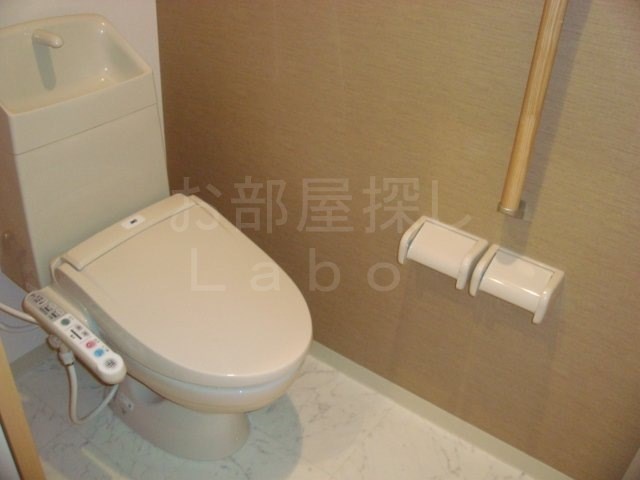 伊豆箱根大雄山線 大雄山駅 徒歩26分 2階建 築13年のトイレ写真