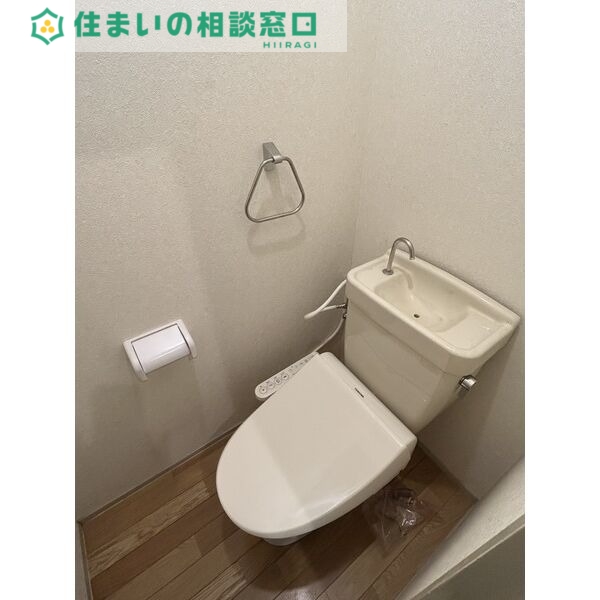ＪＲ東海道本線 岡崎駅 徒歩15分 2階建 築41年のトイレ写真