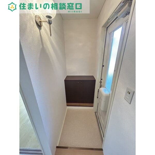 ＪＲ東海道本線 岡崎駅 徒歩15分 2階建 築41年の玄関写真