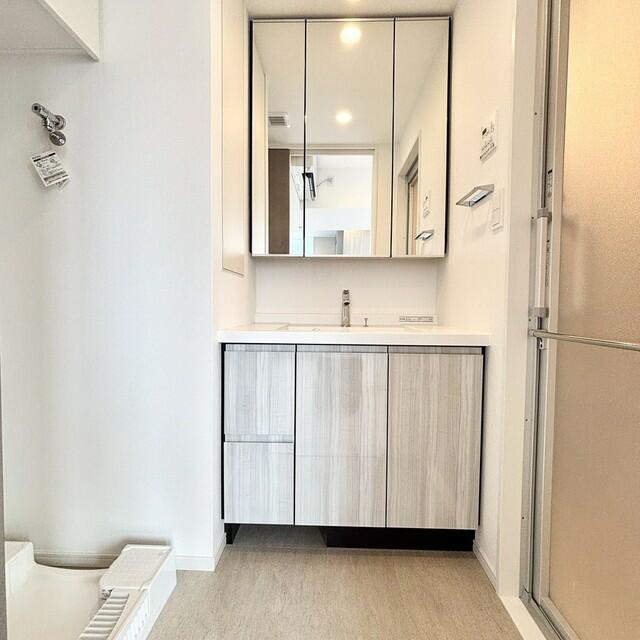 洗面設備　※写真は同タイプ住戸です。