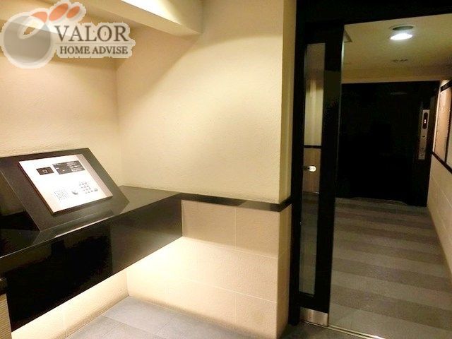 ブルーライン 伊勢佐木長者町駅 徒歩5分 11階建 築19年の外観写真
