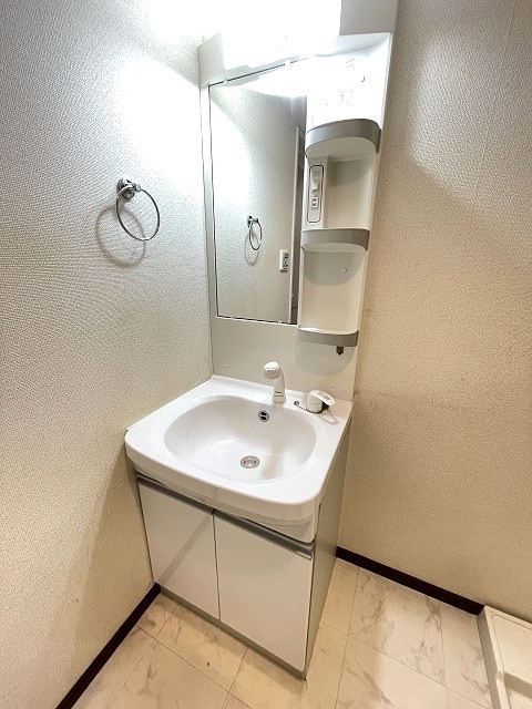 洗面設備　洗髪洗面化粧台で忙しい朝にも寝癖の付いた頭にも優しい☆お化粧