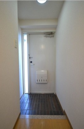 アーバンコートサカスIIIの玄関写真