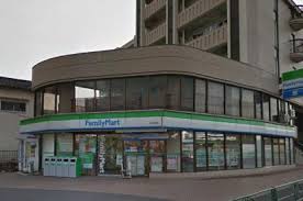 コンビニ　ファミリーマート 氷川台店（コンビニ）まで384m
