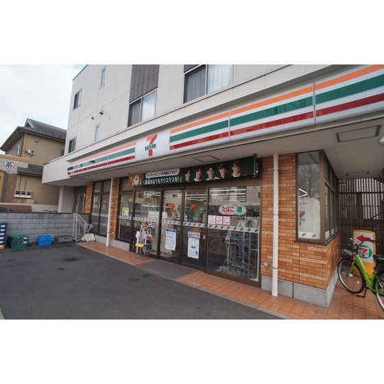コンビニ　セブンイレブン葛飾細田５丁目店（コンビニ）まで230m