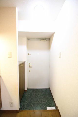 玄関　（別タイプ参考写真）クリオ王子神谷弐番館　北区王子4