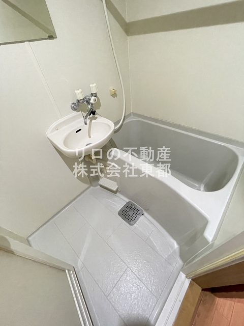 京王線 東府中駅 徒歩4分 8階建 築26年の風呂写真