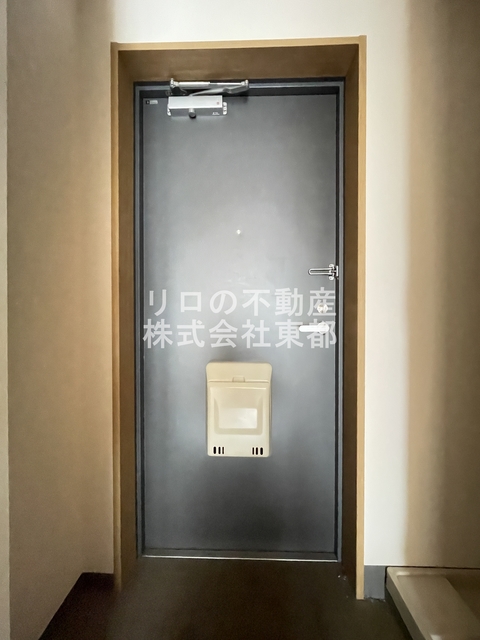 京王線 東府中駅 徒歩4分 8階建 築26年の玄関写真