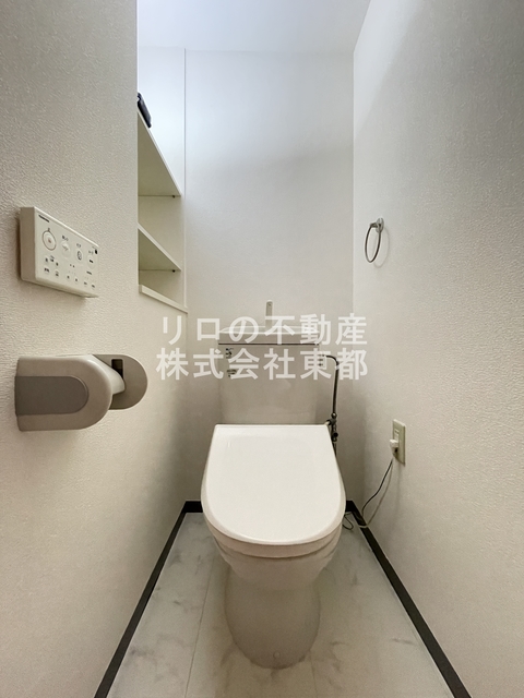 京王線 東府中駅 徒歩4分 8階建 築26年のトイレ写真