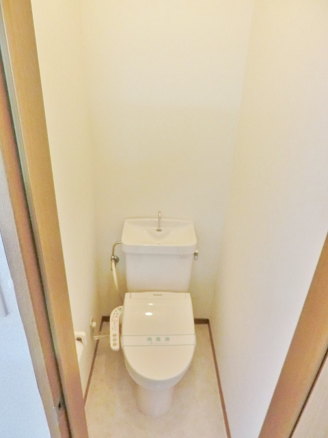 トイレ　※204号室（同間取り）のお写真です。