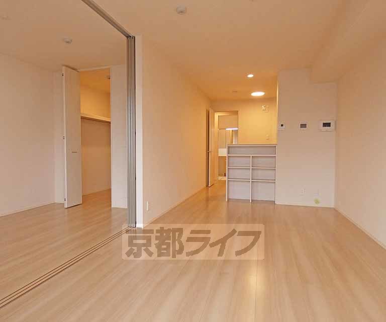 地下鉄烏丸線 竹田駅 徒歩14分 3階建 築9年の居間写真