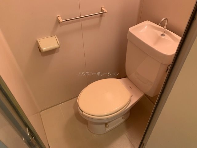 阪神本線 尼崎駅 徒歩11分 7階建 築30年のトイレ写真