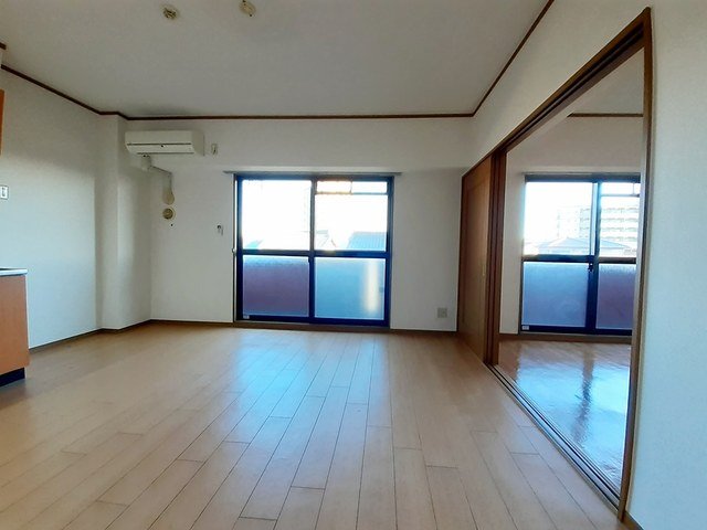 居室・リビング　居間です