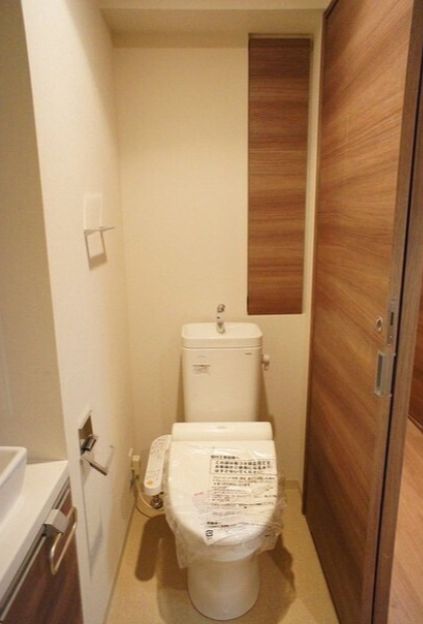 都営浅草線 浅草橋駅 徒歩3分 11階建 築13年のトイレ写真