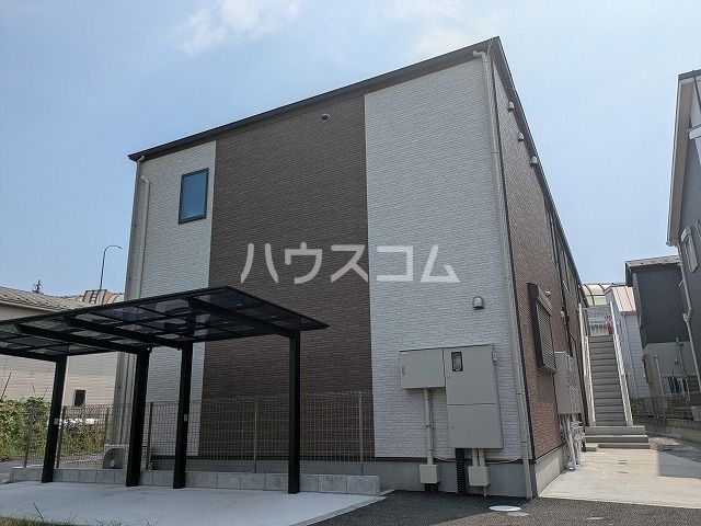 湘南プレミアムガレージの外観写真