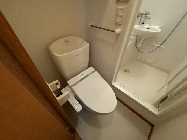 レオパレスライトハウス上田のトイレ写真