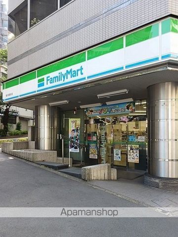 コンビニ　ファミリーマート南大塚通り店（コンビニ）まで209m