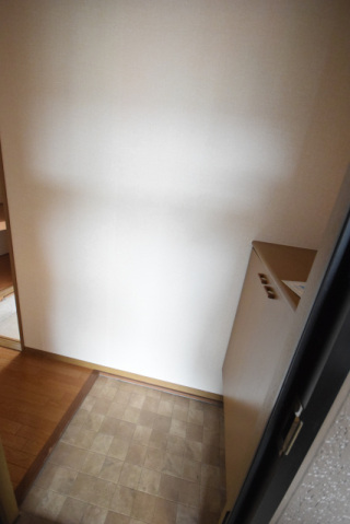 ネオアヴァンセ五代 壱番館の玄関写真