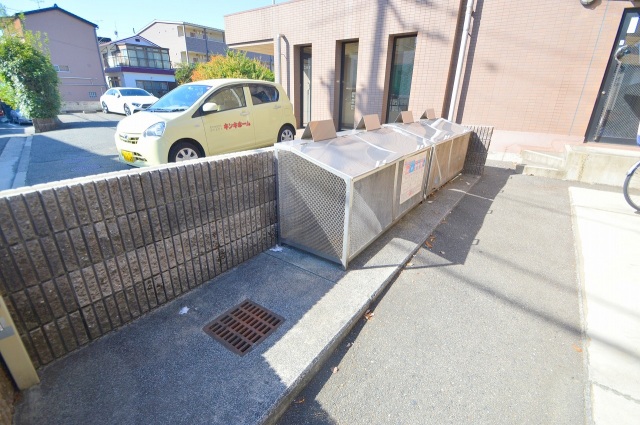 コンビニ　セブンイレブン広島矢野西店（コンビニ）まで142m