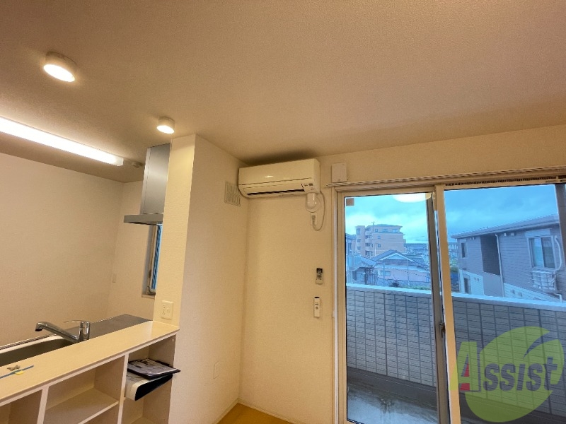その他設備　エアコン設置済みです。これからの時代は欠かせませんよ。