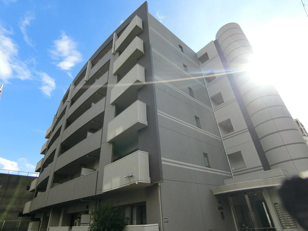 建物外観　タイル貼の外観です