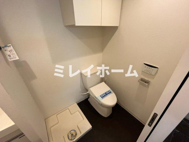 トイレ　同建物内別のお部屋の参考写真になります。