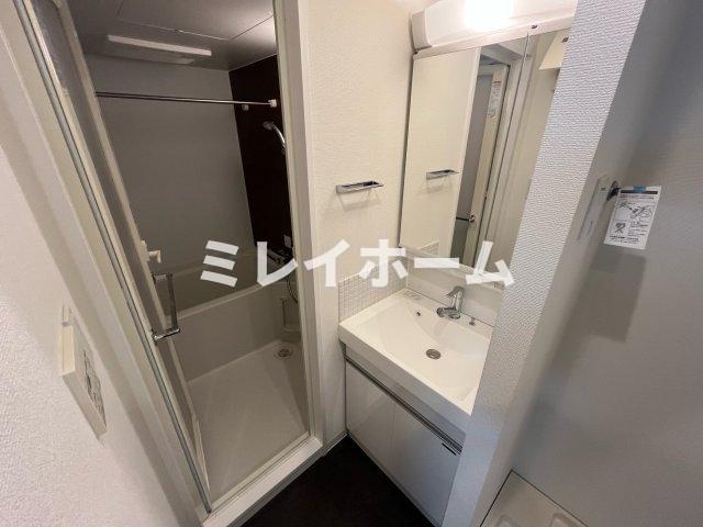 洗面設備　同建物内別のお部屋の参考写真になります。