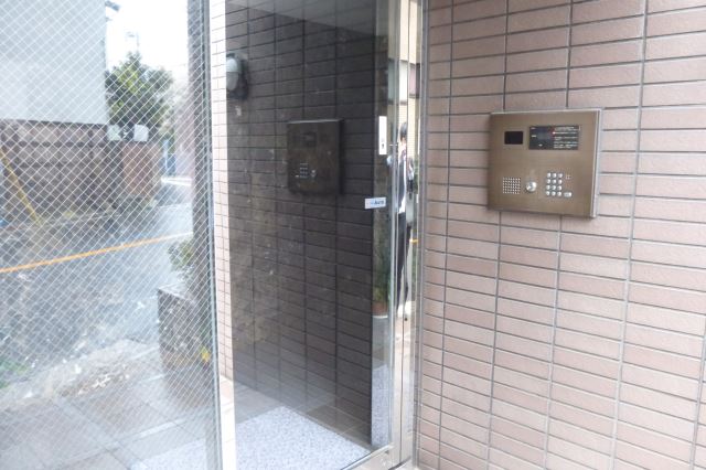 エントランス　安心のオートロック付です