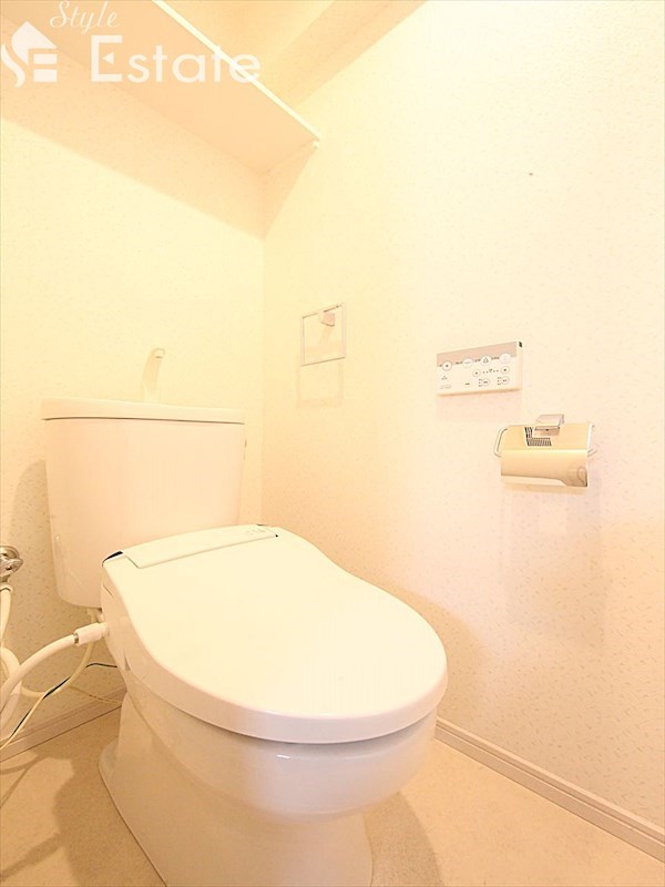 地下鉄東山線 新栄町駅 徒歩9分 11階建 築10年のトイレ写真