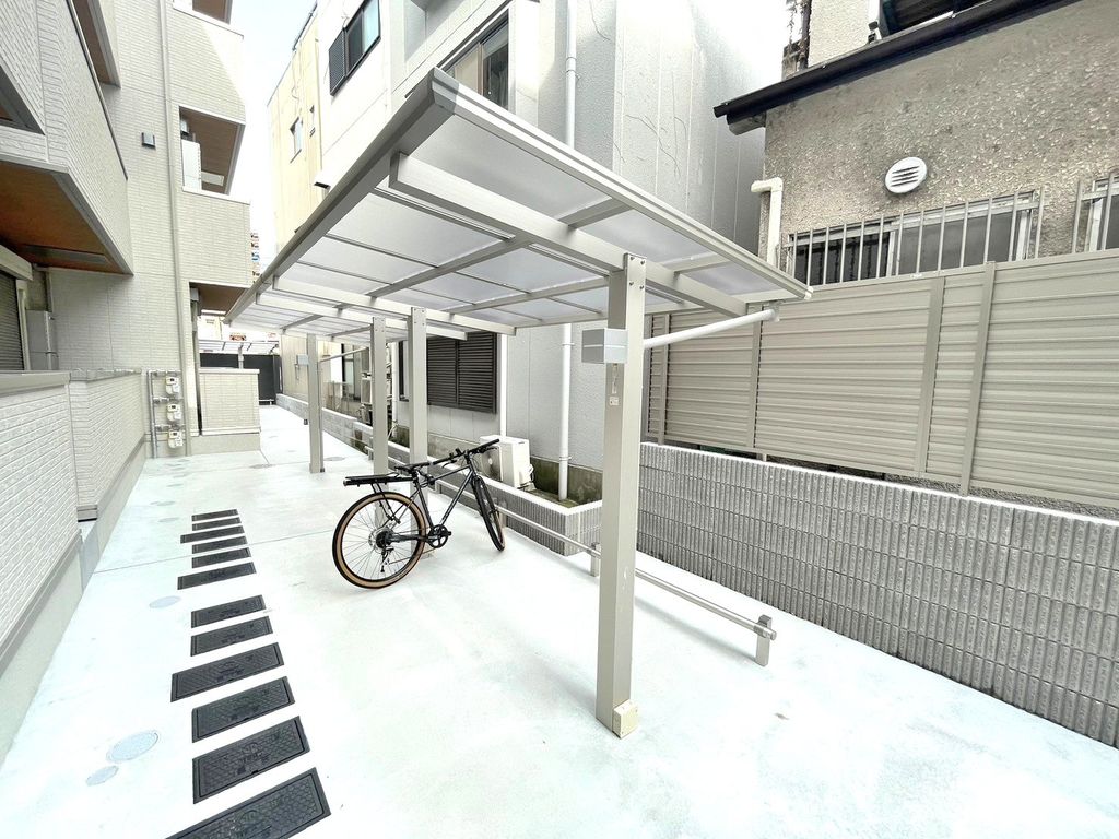駐車場　バルコニー