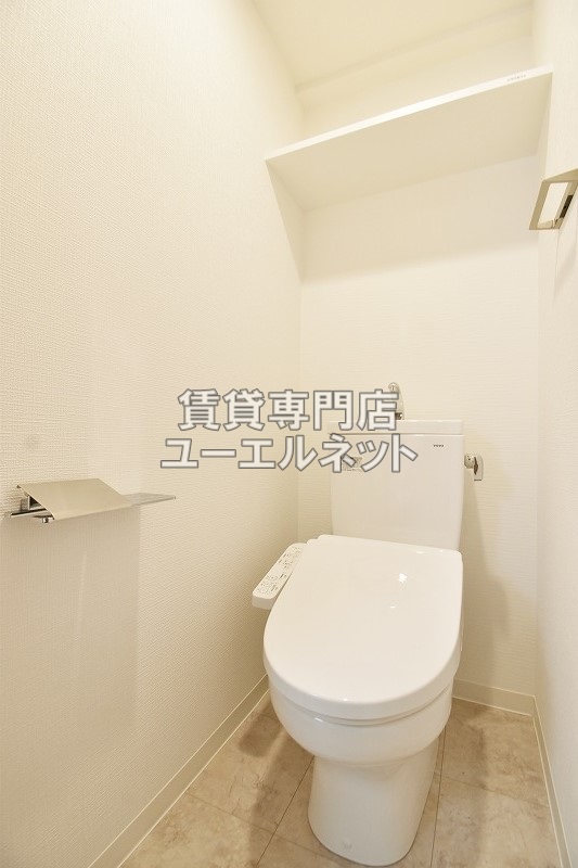 トイレ　温水洗浄便座付き
