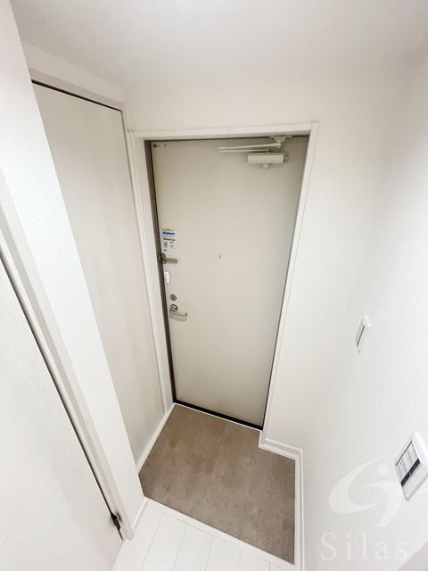 H-maison姫島IIIの玄関写真