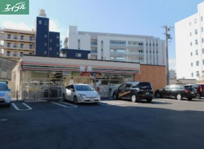 コンビニ　セブンイレブン岡山鹿田町2丁目店（コンビニ）まで127m