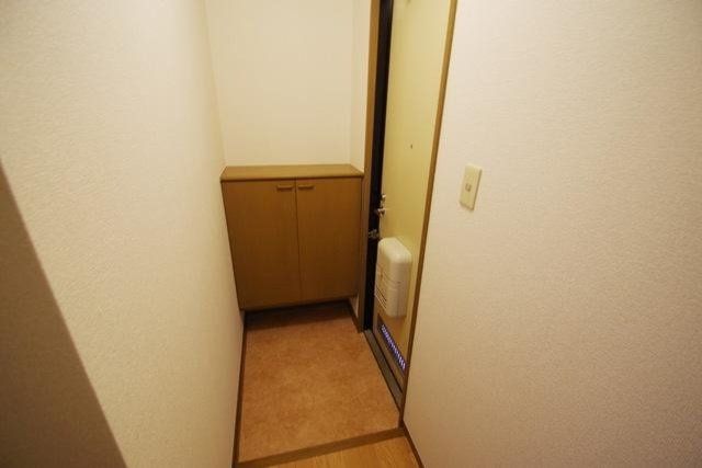 エミネンス弍番館の玄関写真