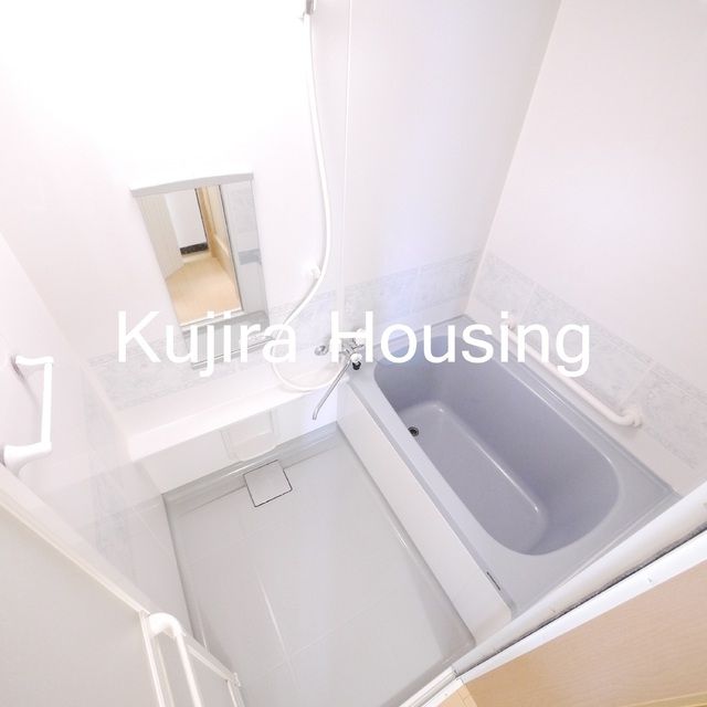 バス・シャワールーム　バス・トイレ別なのでゆっくりお風呂に入れます☆