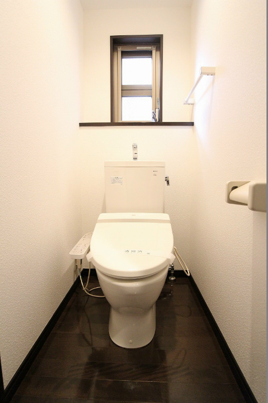 北九州モノレール 香春口三萩野駅 徒歩5分 6階建 築19年のトイレ写真