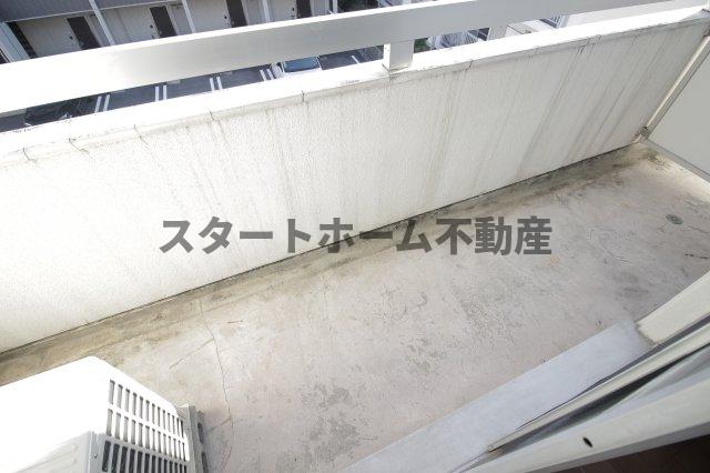 バルコニー　開放的で明るい空間を演出してくれるバルコニーです