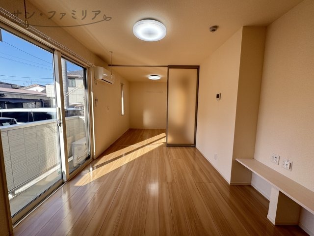 居室・リビング　同一物件別部屋写真