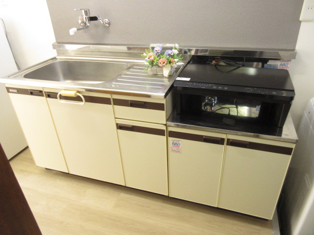 キッチン　2口IHコンロあり。使いやすいシングルレバー水栓です。