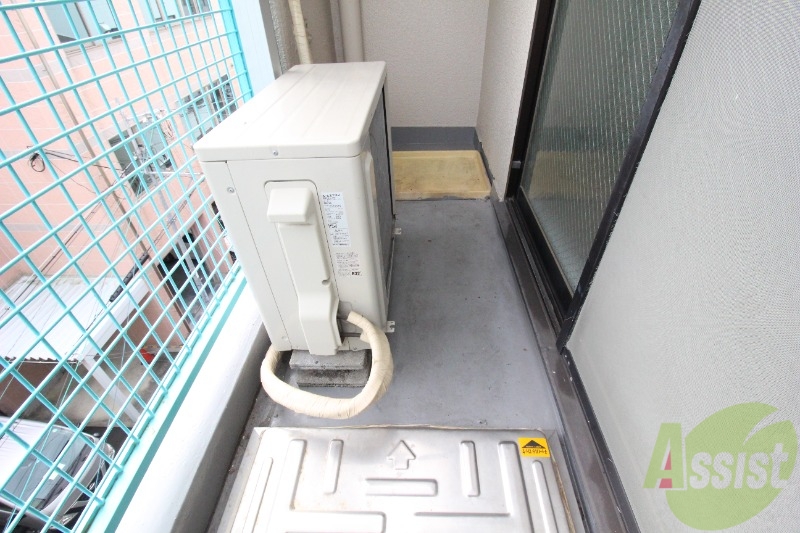 【神戸市兵庫区塚本通のマンションのバルコニー】