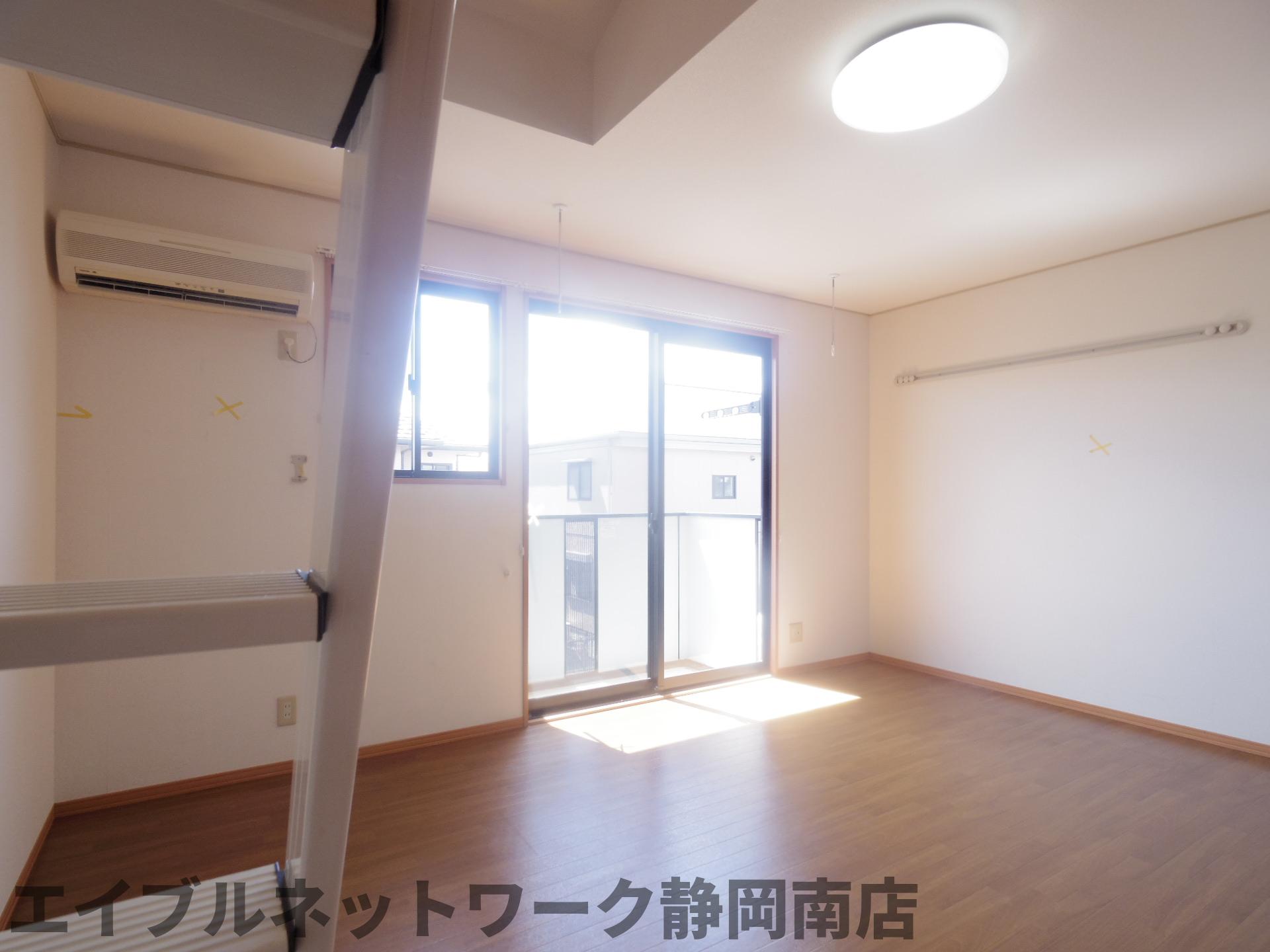 その他　おしゃれな居間です