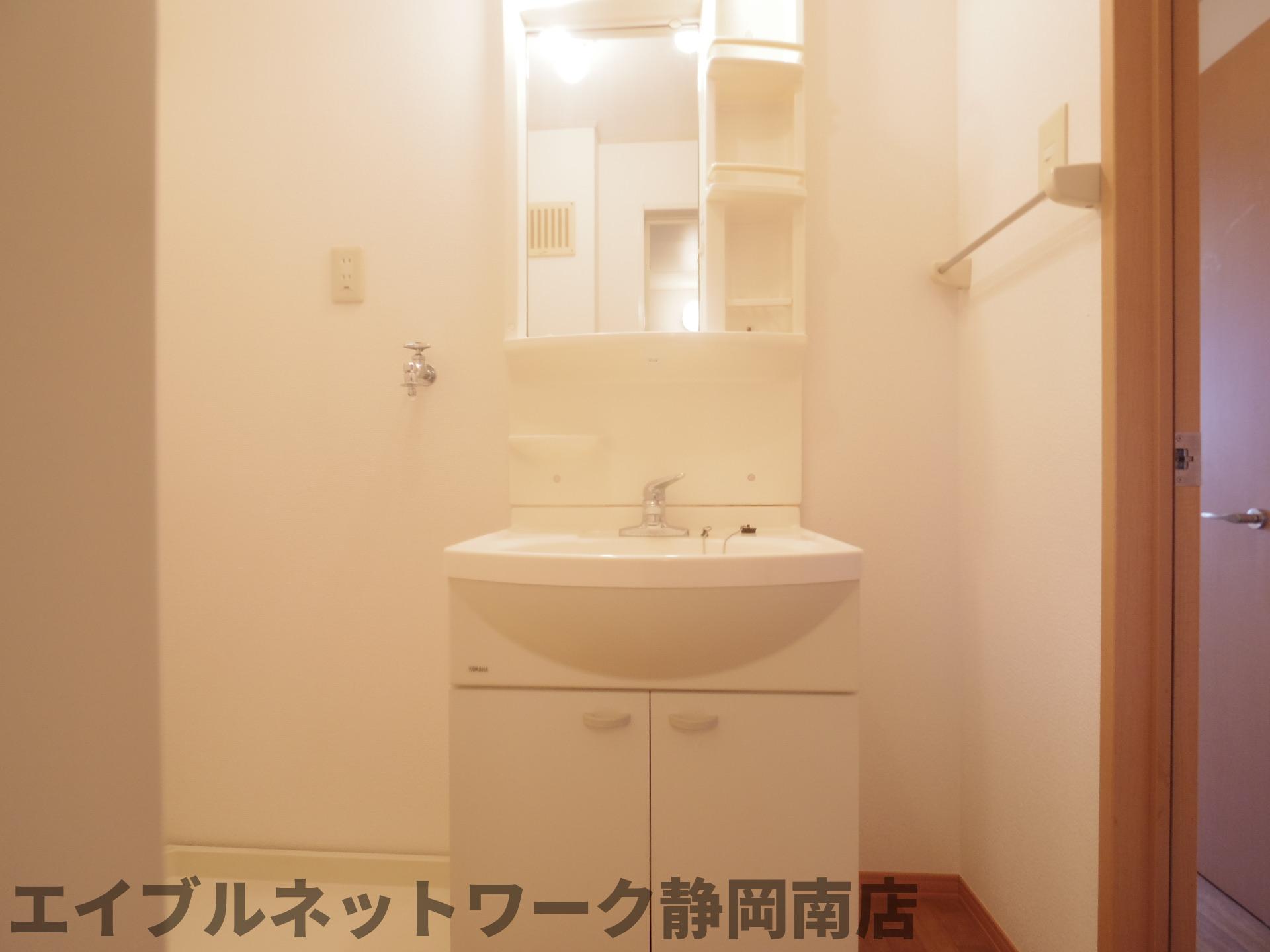 洗面設備　忙しい朝には欠かせない洗面所です