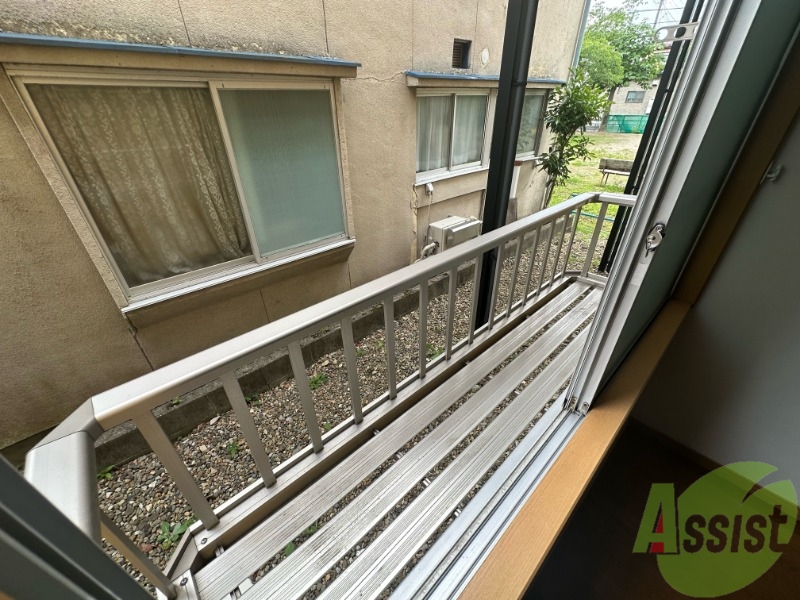 バルコニー　バルコニーはございませんが日差しが気持ちいいですね。