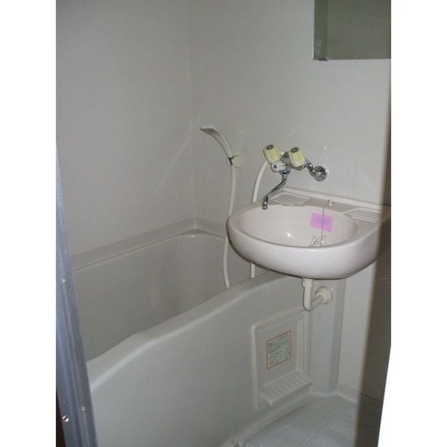 バス・シャワールーム　図面と現状に相違がある場合には現状を優先．．．